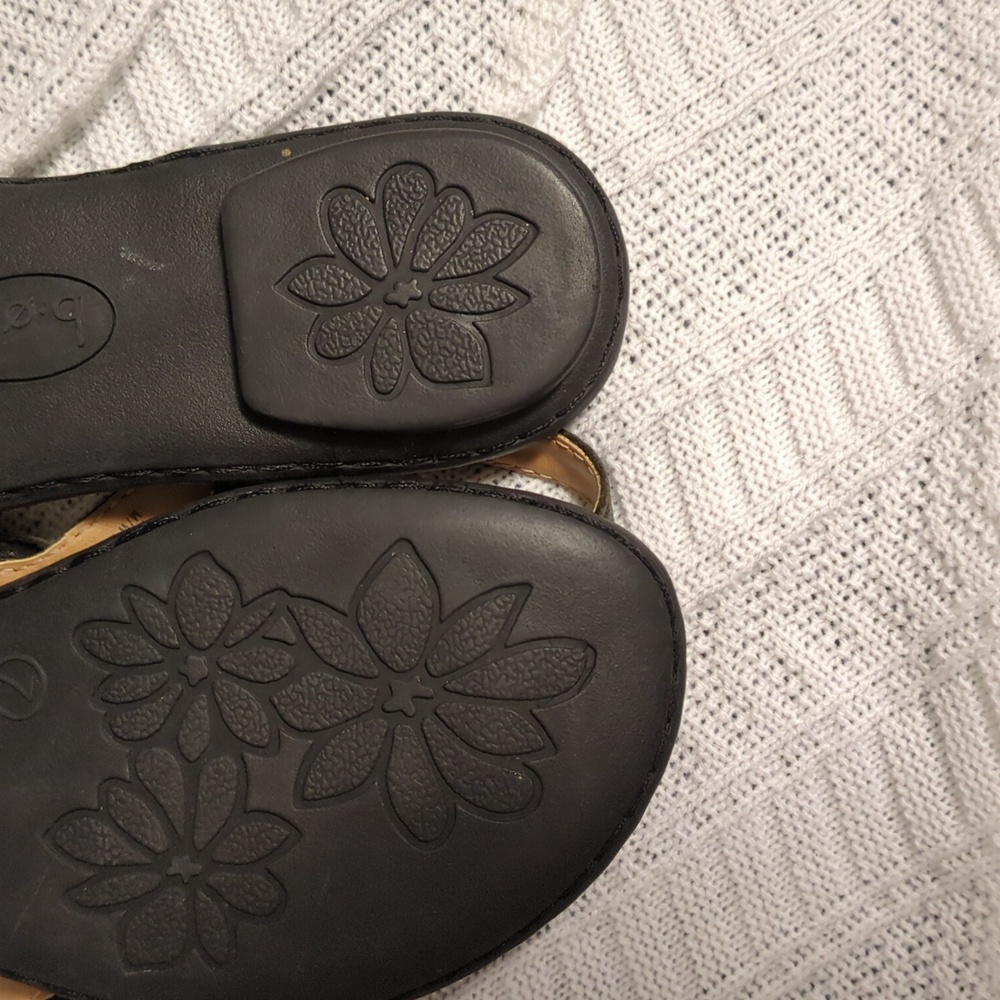 Stylish Black B.O.C. Slingback Sandals with Leather Floral Accent & Insole - EUC - Picture 11 of 12